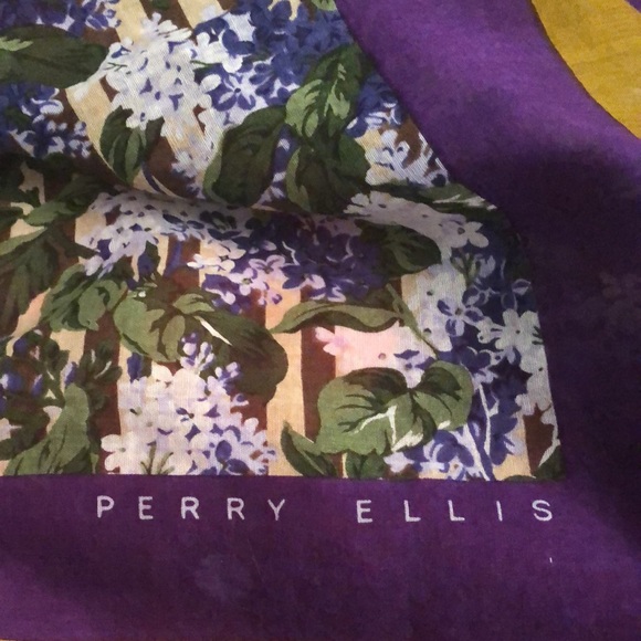 Perry Ellis Scarf - Picture 5 of 5